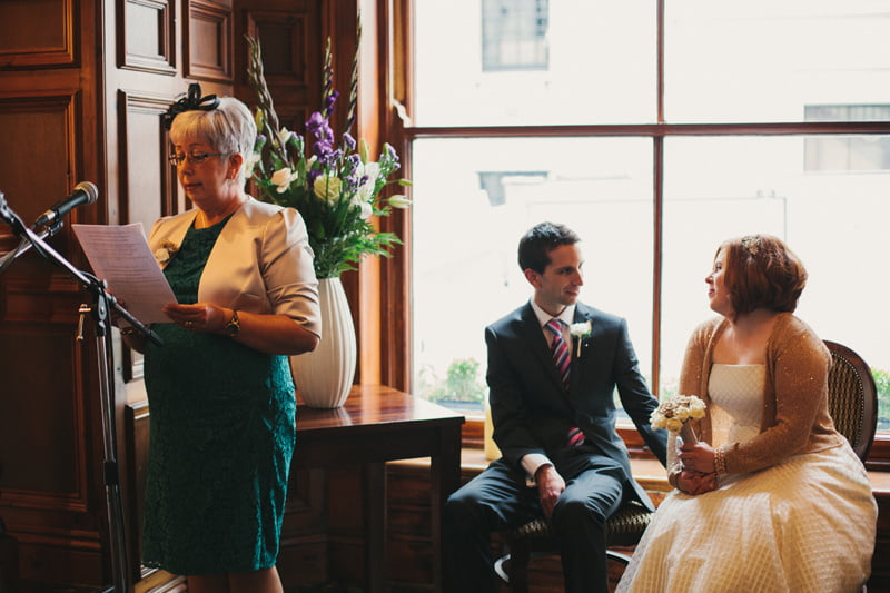 Quirky_Natural_London_Pub_Wedding_Photography_Maureen_Du_Preez-027