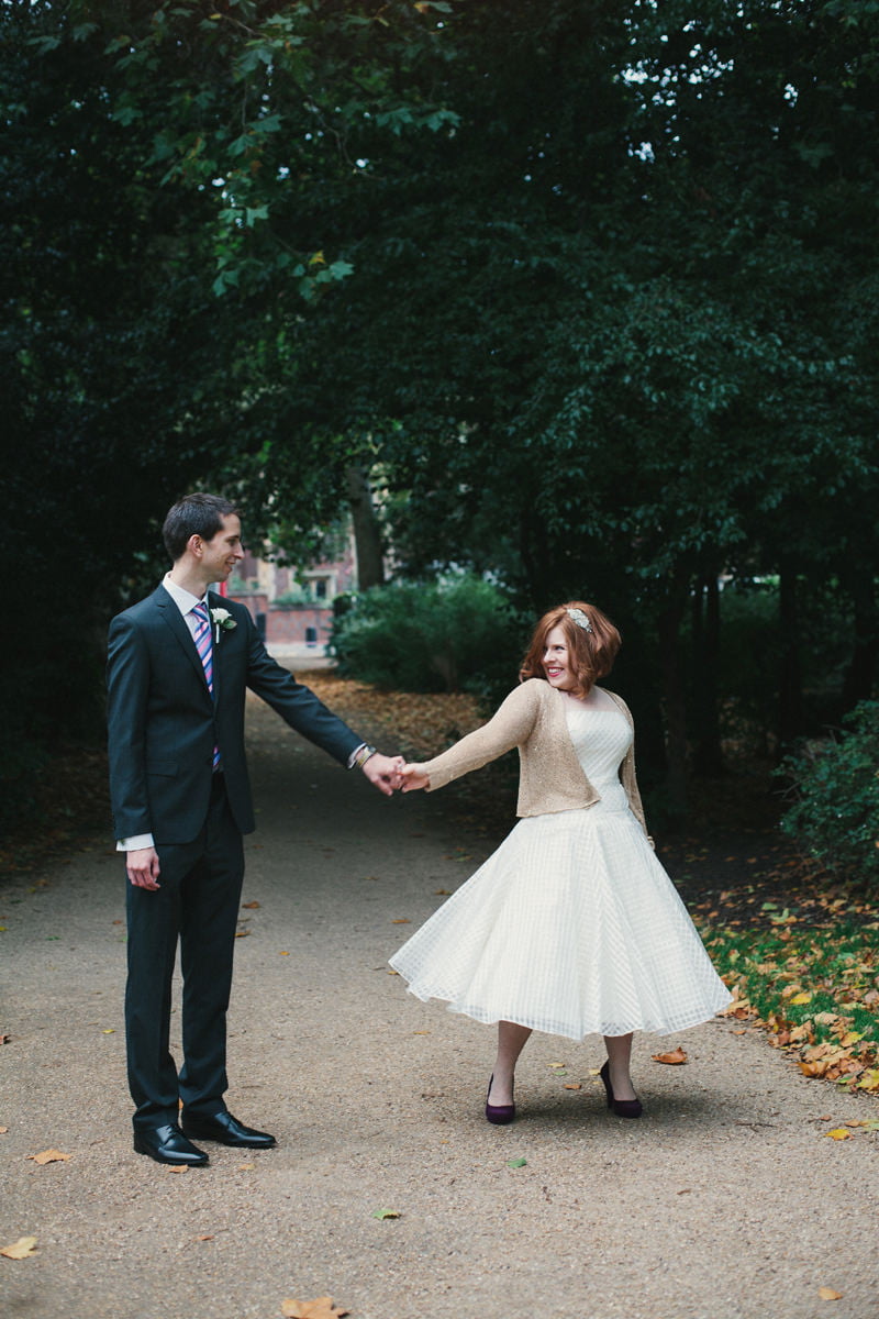 Quirky_Natural_London_Pub_Wedding_Photography_Maureen_Du_Preez-072