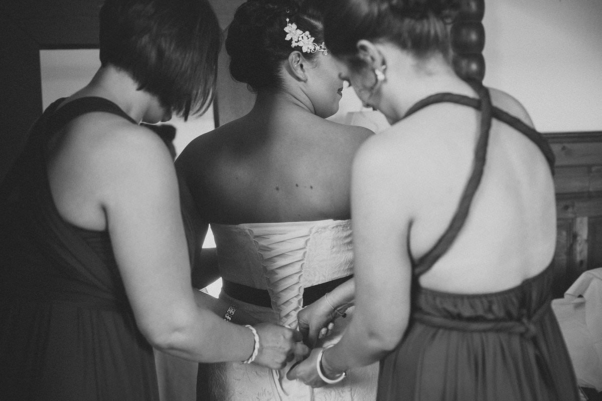 bride getting ready wedding photography