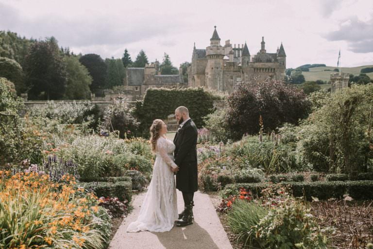 Kellie + Scott / Abbotsford House Wedding {Preview}